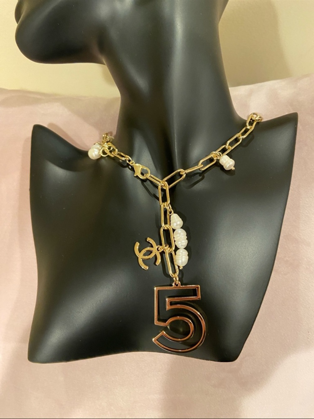 CHANEL Gold-Tone Chain Necklace with White Pearls and '5' Charm - Picture 11 of 13